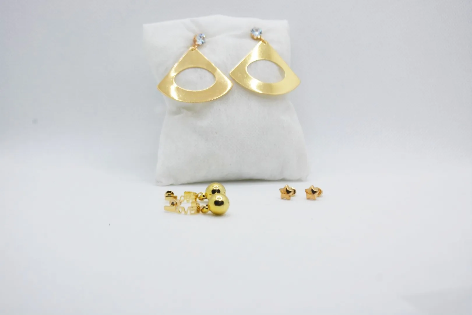 Golden Radiance Earrings And Stud Set