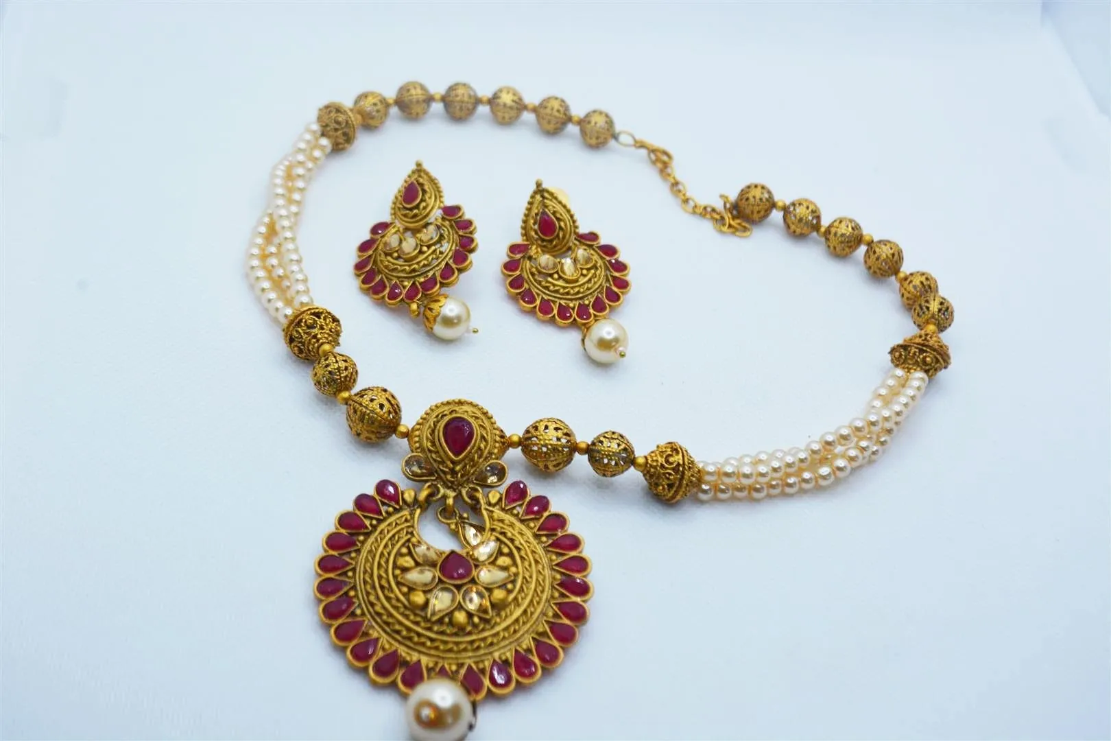 Rajwadi Pearl Mala With Rubi Stones